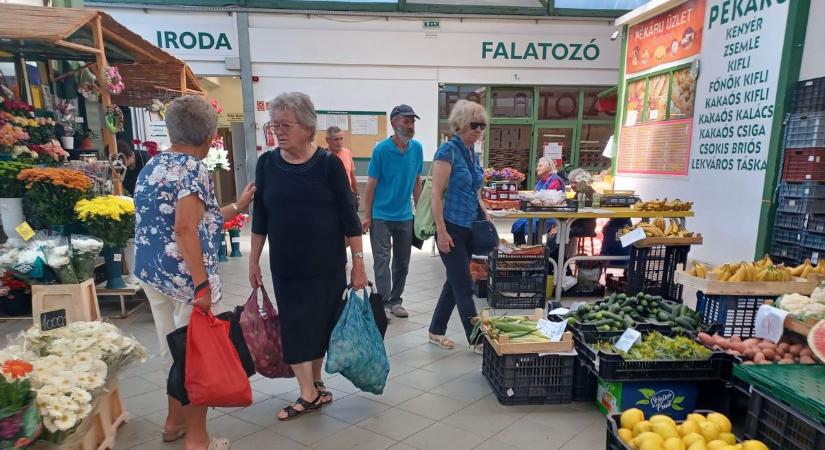 Nyugis és barátságos volt a piaci forgatag Veszprémben