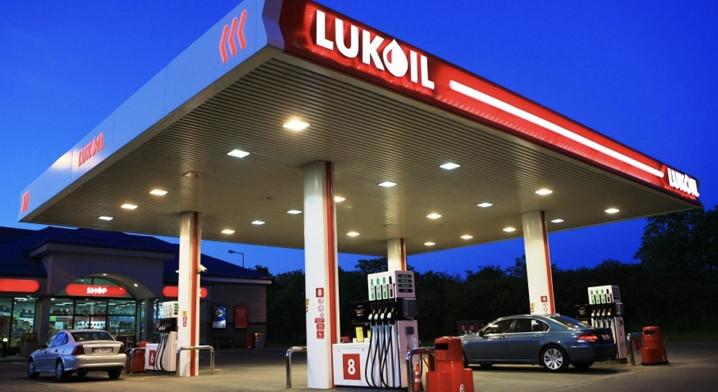 A Lukoil 20 literes tankolási korlátot vezet be
