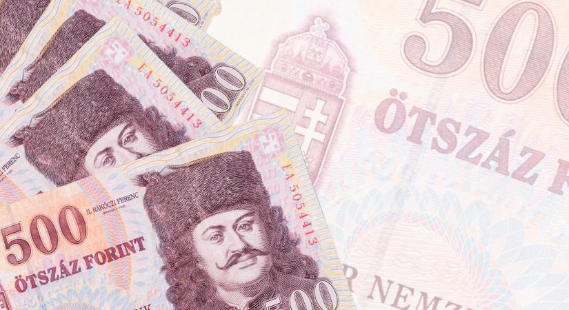 Történelmi mélyponton a forint, átlépte a 400 forintot az euró