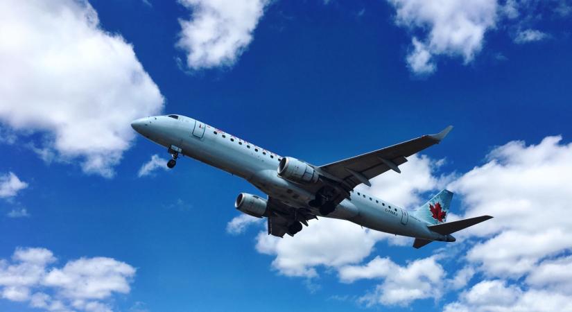 Az Air Canada 25 utast szállított le járatáról, magyarázat nélkül