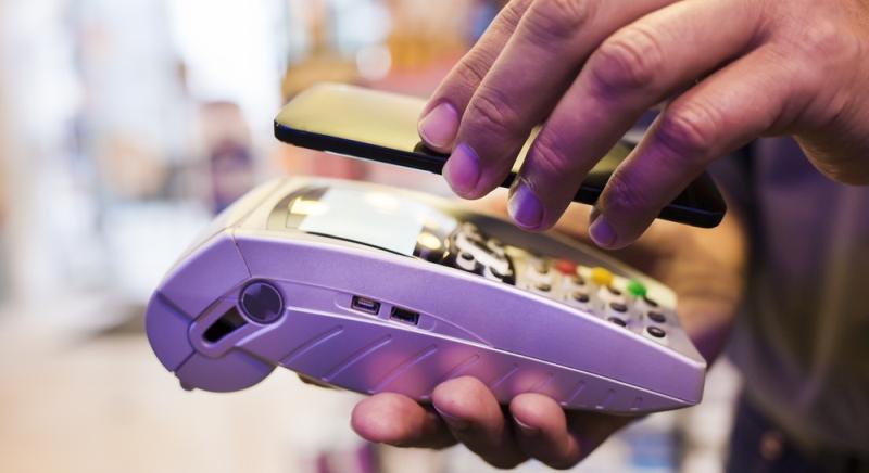 Bankkártya vagy mobiltelefonos fizetés – melyiket válasszam?