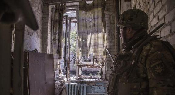 Senki sincs már biztonságban Kelet-Ukrajnában, több helyen is támadásban az oroszok - friss háborús hírek