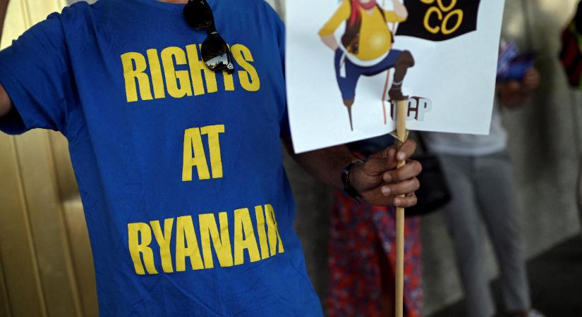 Három országban is sztrájkolnak a Ryanair légiutas-kísérői