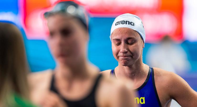 Elsírta magát a fiatal magyar úszó, Hosszú Katinka vigasztalta