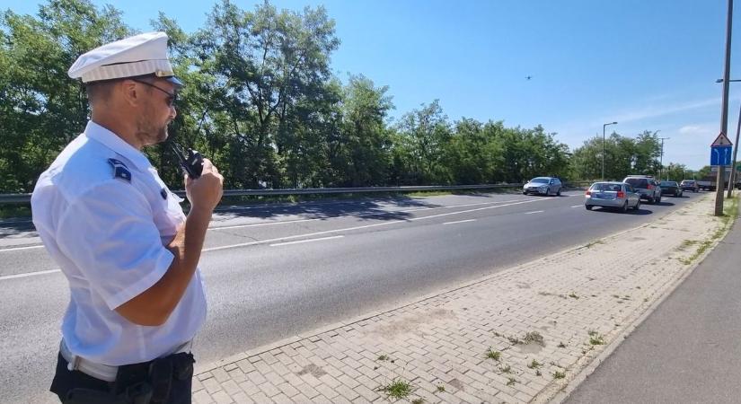 Levegőből csaptak le a szabályszegő sofőrökre a nógrádi rendőrök (videó)