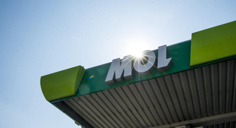 Kártalanítást ígér a Mol azoknak az autósoknak, akik véletlenül túlfutottak a tankolással
