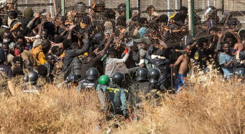 Tizennyolc migráns vesztette életét a határőrökkel folytatott harcban Marokkóban