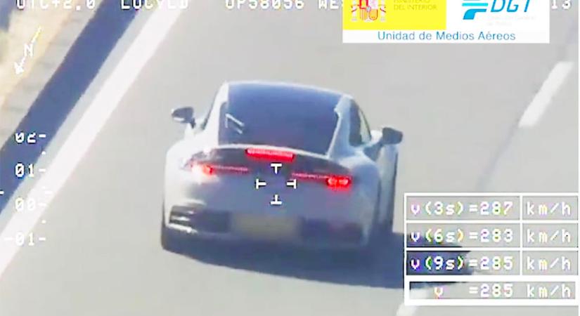 Helikopterrel vették üldözőbe a Porsche sofőrjét