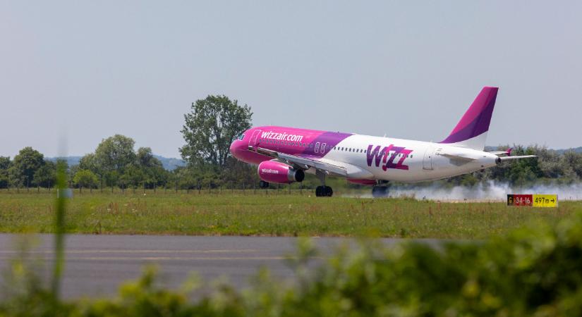 Otthagyta segítség nélkül a párizsi reptéren a WizzAir a Budapestre készülő utasokat