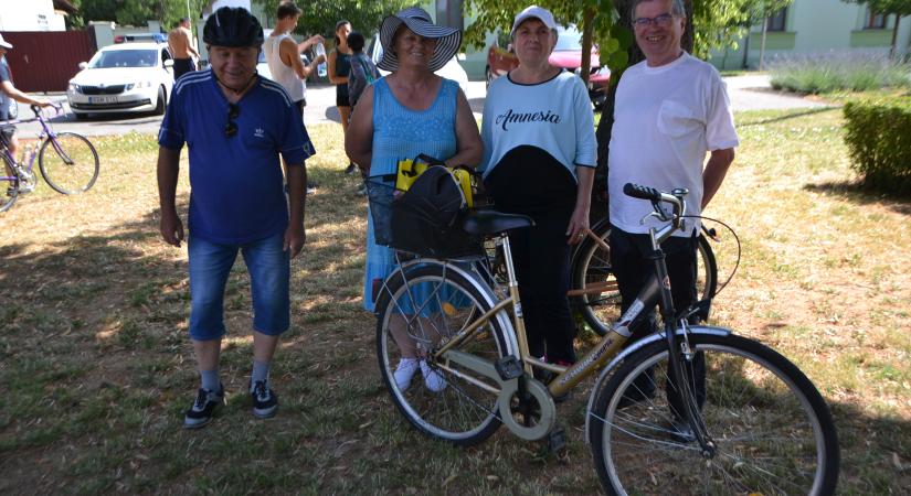 Az anyajegyszűrés fontosságára hívták fel a figyelmet a mai bicikli túrával Maroslelére