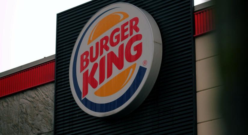 Gagyi, filléres ajándékokat kapott 27 évnyi munka után a Burger King dolgozója