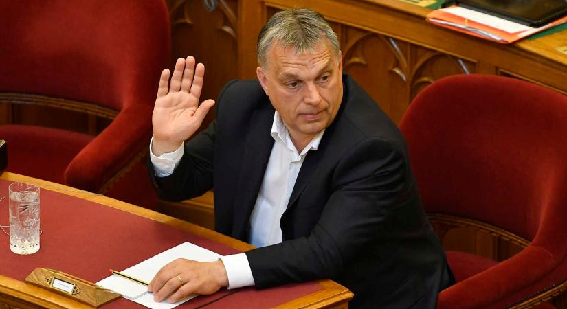 Rengetegen jelentkeztek Orbán Viktor megkoronázására