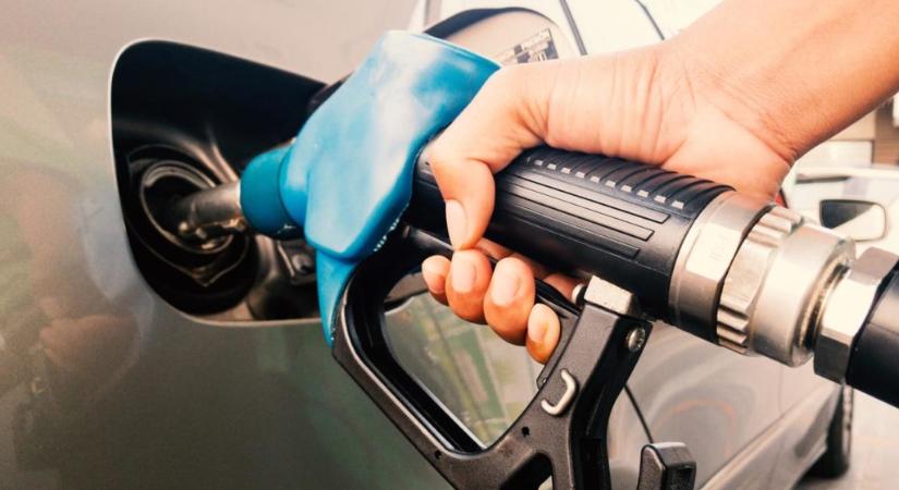 „Spóroljatok, különben elfogy az üzemanyag Magyarországon!” – üzenik a benzinkutasok az autósoknak