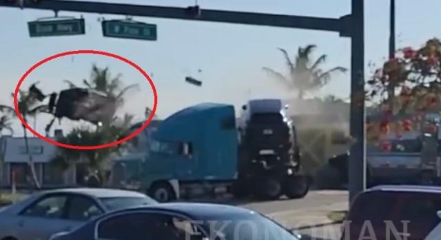 Videó: repülő Audi A5 és rommá tört kamion egy vonatbalesetben