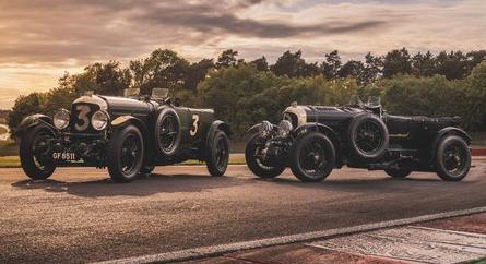 Klasszikus, II. világháború előtti versenyautót támasztott fel a Bentley