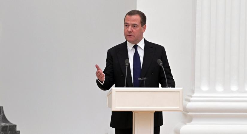 Medvegyev figyelmeztette Moldovát, következményekkel járhat a szankciók támogatása