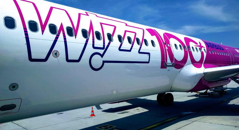 Válaszolt a Wizz Air: elnézést kért a Párizsban hagyott utasoktól