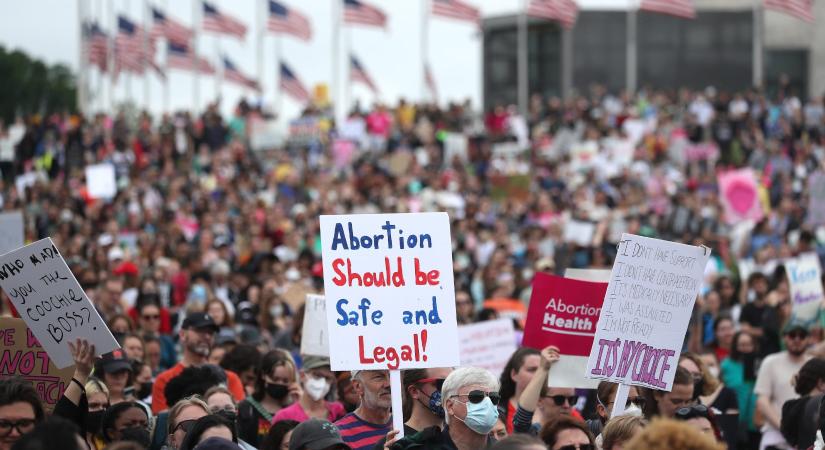 Heves vitákat váltott ki az amerikai abortusztörvény