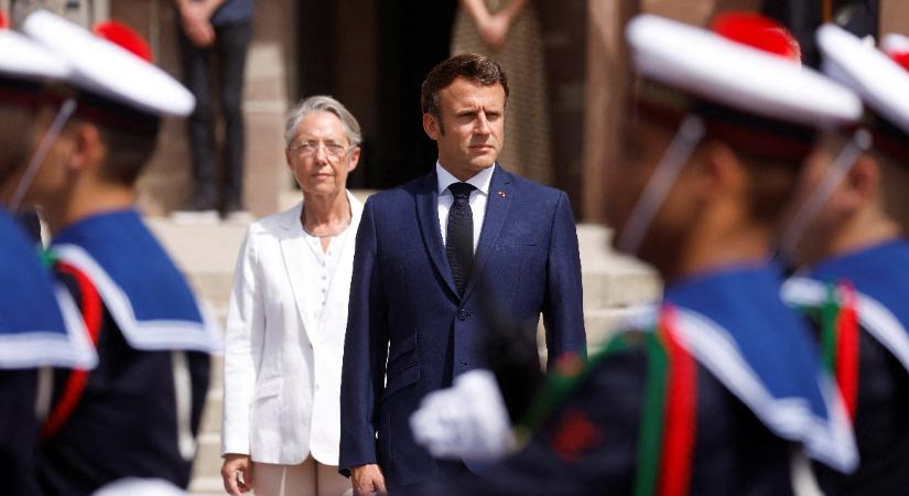 Macron ismét előző miniszterelnökét bízta meg a kormányalakítással