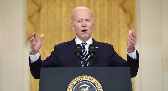 Biden előbb 150 éves visszalépést emlegetett, majd kampányolni kezdett az abortuszdöntés után