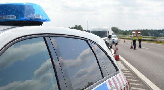 Lezárták az M5-ös autópályát a határ felé Balástyánál