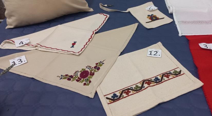 A cérna és a textil közös élete - Kiállítás nyílt Csóron (videó)