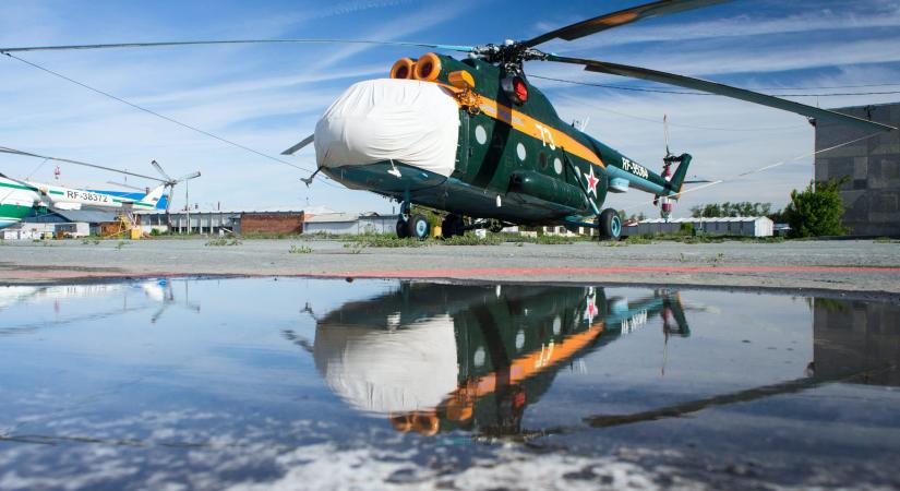 Extrém alacsonyan repkedő Mi–8-as helikopterek Ukrajnából (videó)
