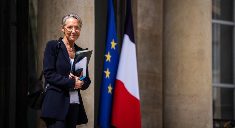 Macron eddigi miniszterelnökét, Élisabeth Borne-t bízta meg az új kormány megalakításával