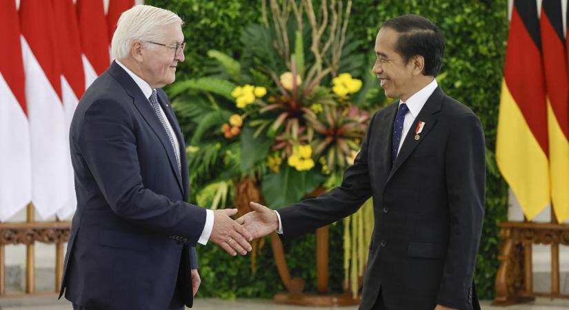 Az indonéz elnök kijelentette, párbeszédre fogja sürgetni az orosz és az ukrán elnököt