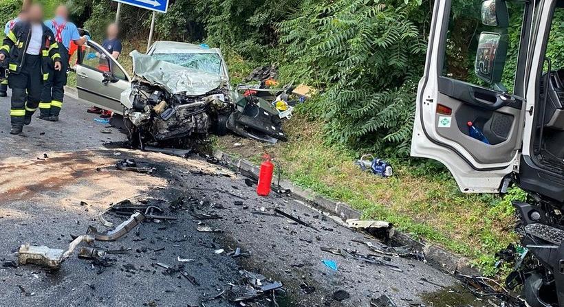 Halálos baleset: Kamion elé hajtott egy sofőr