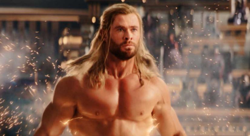 Thor meztelen hátsójával valóra vált Chris Hemsworth álma