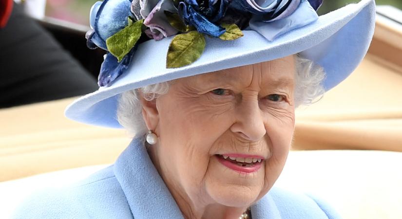 Ő II. Erzsébet legjobb barátnője: a 64 éves Angela ismeri a királynő minden titkát