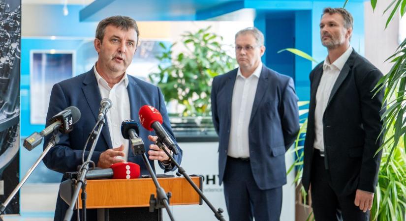 Palkovics László: a Kormány elkötelezett az atomerőmű üzemidő-hosszabbítása iránt