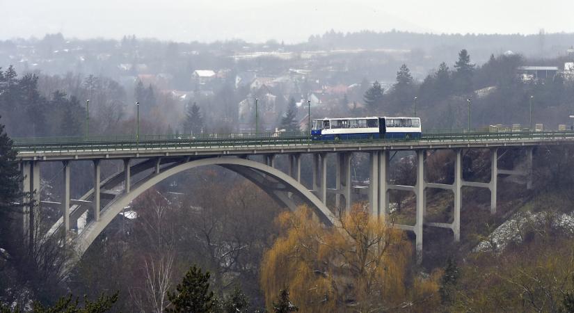 Felújítják a dunántúli megyeszékhely ikonikus hídját
