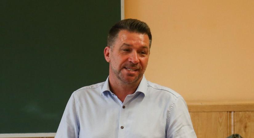 Csütörtökön teszi le esküjét az új szolnoki képviselő, Menkó Gyula