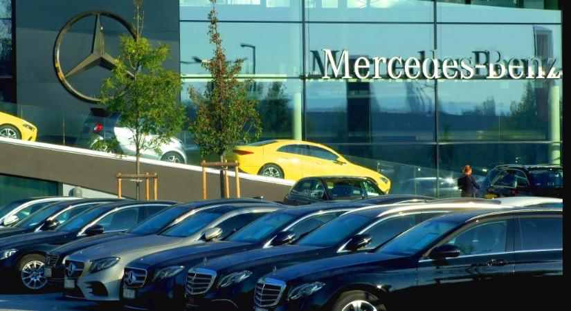 Kivezeti a Mercedes az A-, és a B-osztályt, a luxuskategóriára összpontosítanak
