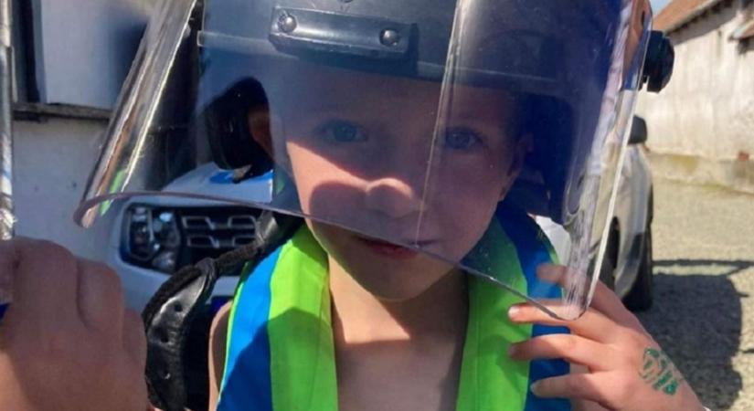 Ötéves kisfiú álmát váltották valóra a visegrádi rendőrök
