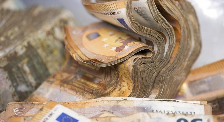 404,64 forintos, történelmi csúcson az euró-forint árfolyam