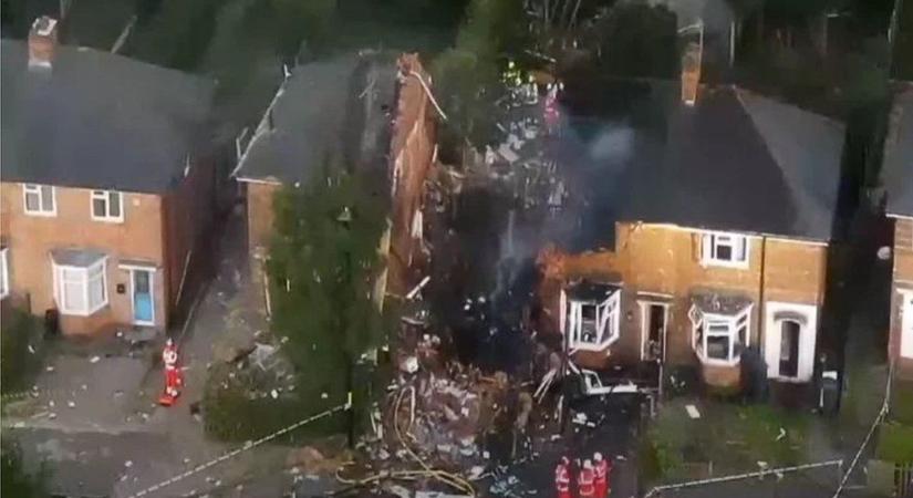 Felrobbant egy lakóház Birminghamben, több ember megsérült