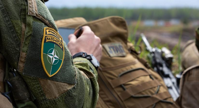 A NATO 300 ezer fő fölé emeli magas készültségi erőinek létszámát