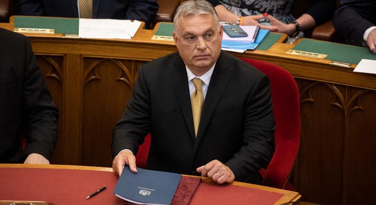 Orbán Viktor válaszol a parlamentben az ellenzéki képviselőknek - Percről percre közvetítés az Indexen