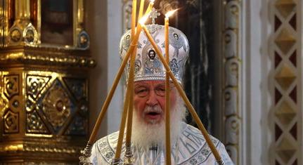 Megcsúszott a szenteltvizen az ortodox egyházfő