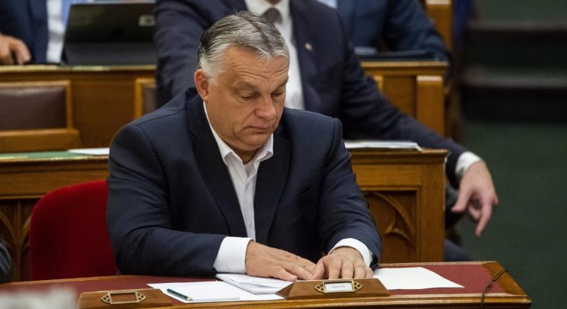 Orbán: Milyen jó, hogy korábban a magyar kormány kimentette a családokat a devizahitelekből, különben most megnézhetnék magukat a 404 forintos euróval