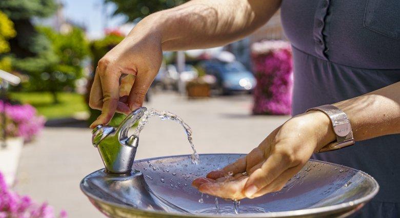 Víz és pihenő a hőségben – gondoskodnia kell a munkaadónak az alkalmazottakról