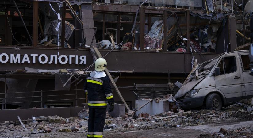 10-re emelkedett a kremencsuki orosz támadás halálos áldozatainak száma