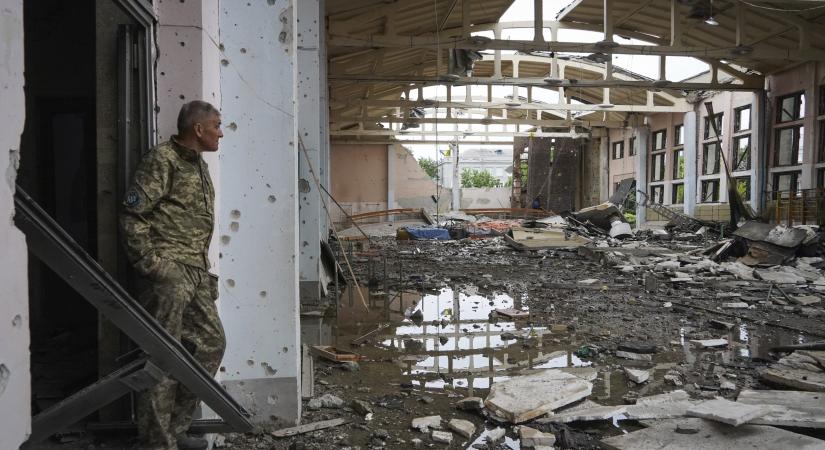 Orosz páncélos hadoszlopot semmisítettek meg az ukránok Donyeckben