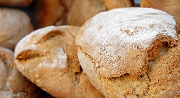 Egész Európa egyik legdurvábban dráguló kenyerét eszik a magyarok
