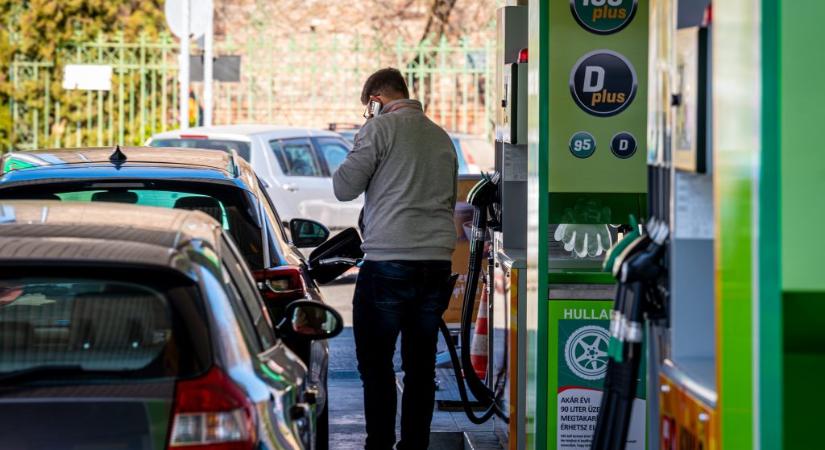 Népszava: Hetente 500–700 kúton fogyhat el az üzemanyag