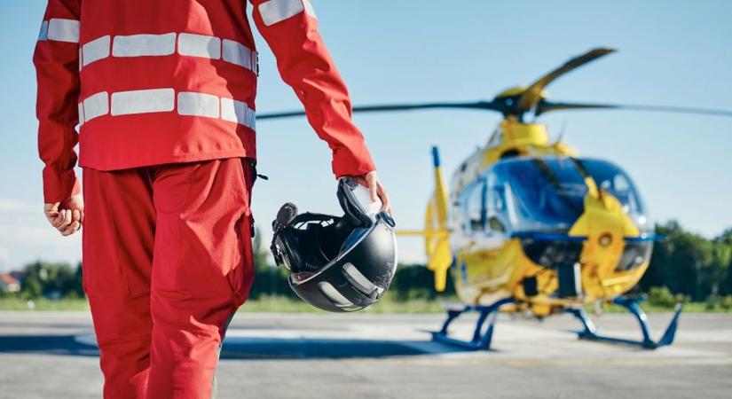 Mentőhelikopter szállított kórházba egy fűkaszáló munkást Püspökladányból
