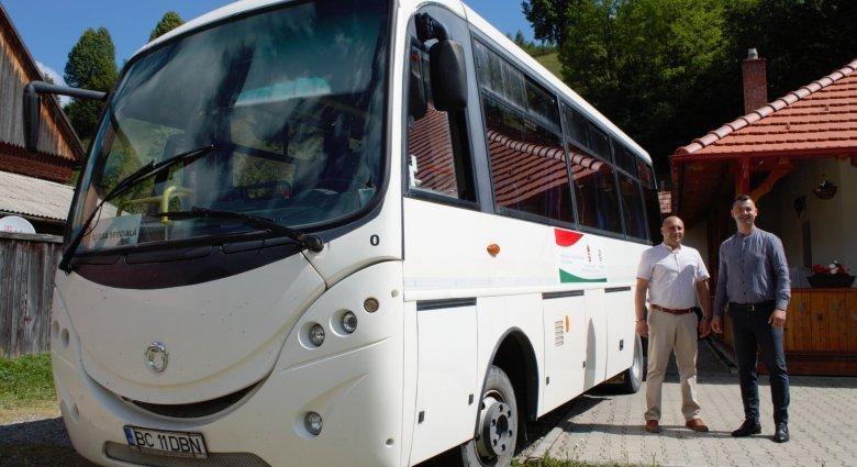 Autóbusszal gazdagodott a gyimesbükki közösség